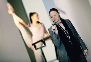 CEO 로버트 폴렛과 6인의 CDO 15289-Image